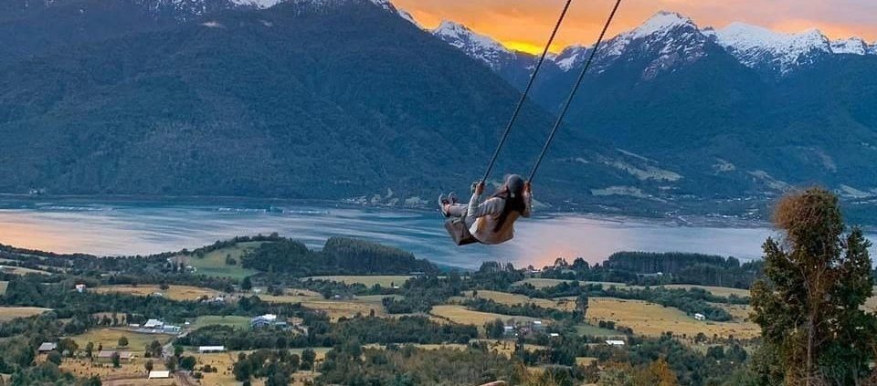 Estuario de Reloncaví y bosques nativos en la ruta Cochamó